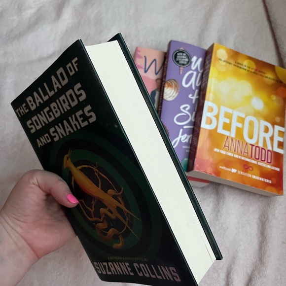 Book bundle - Picture 3 of 3